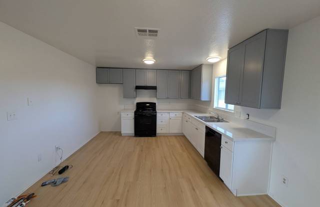B- 6-Unit  9532-9536 1/2 Cedar Street. Gallery 1