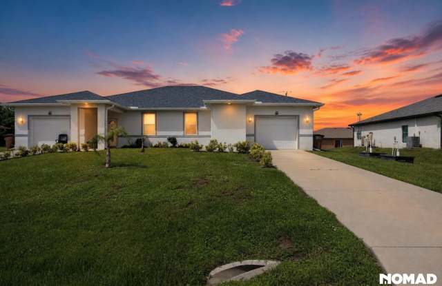 Charming 3BR Duplex in Lehigh Acres photos photos