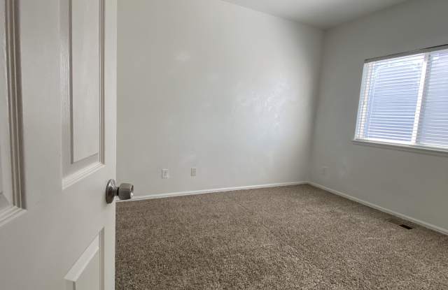 9845 Eagle Creek Cir Gallery 3