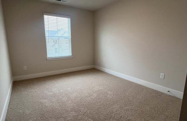 122 CHARING CROSS photos photos