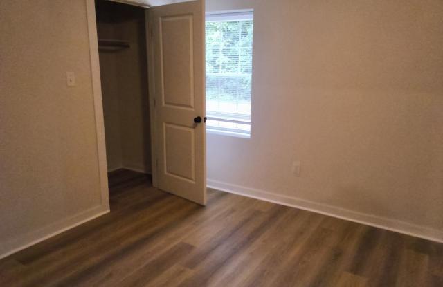 3 Bed 2 Bath Rancher Style Home-Blackstone- Fort Pickett-Fenced Yard Gallery 4