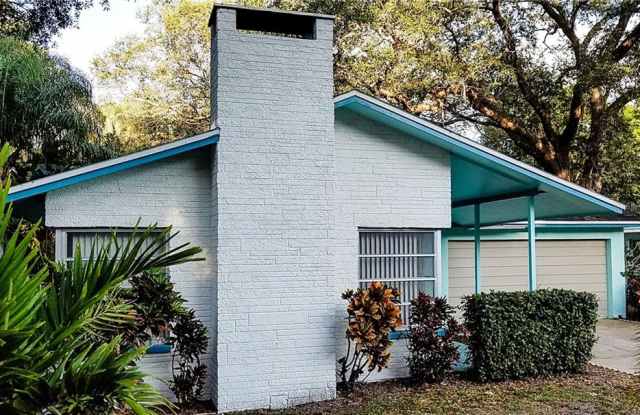 340 15TH STREET NW - 340 15th Street Northwest, Largo, FL 33770