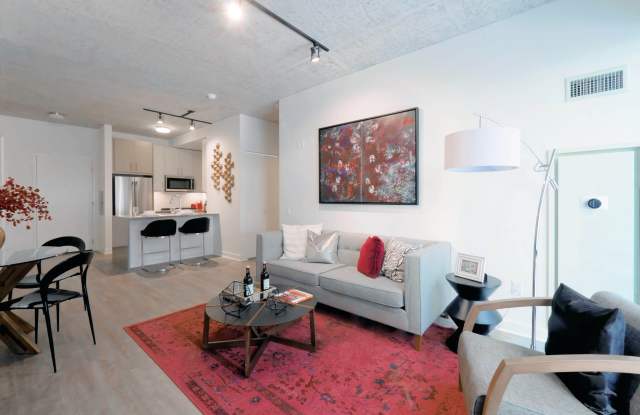 450 E Ohio St photos photos