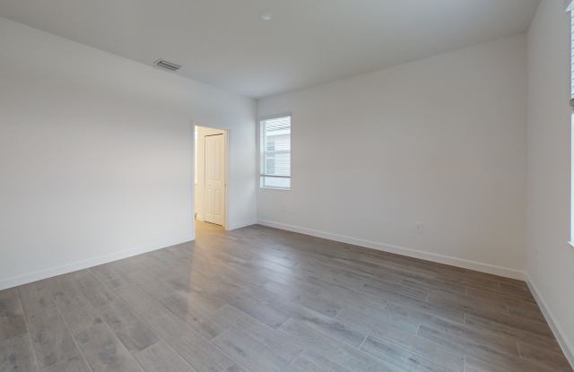 7913 Lakes Edge Ln Gallery 4