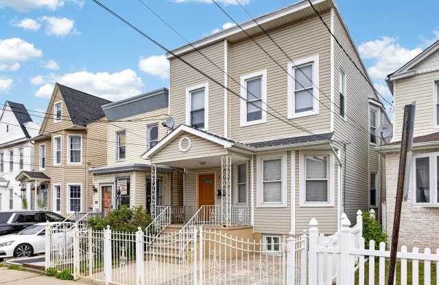26 GAUTIER AVE photos photos