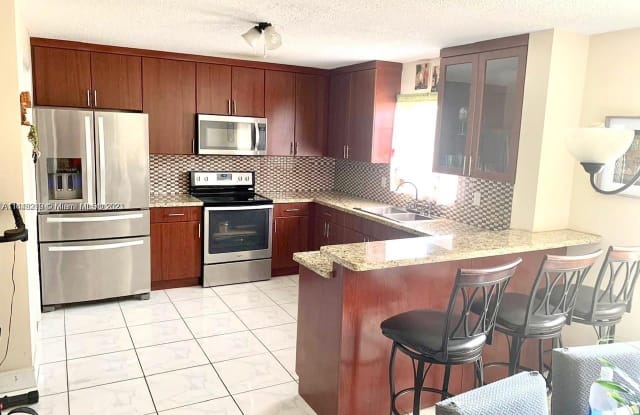 300 S Luna Ct Gallery 2