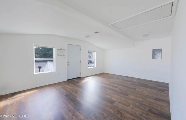 11 Bray Avenue Gallery 2