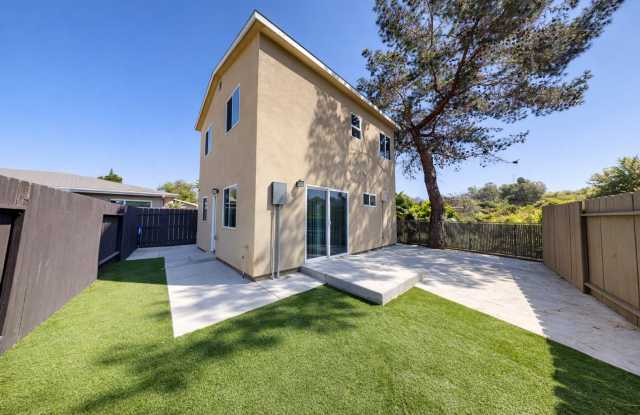 4 bed house on Adobe! (Lease out, pending signatures. Check back in a few days!) photos photos