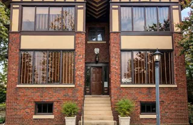 TUDOR Gallery 1