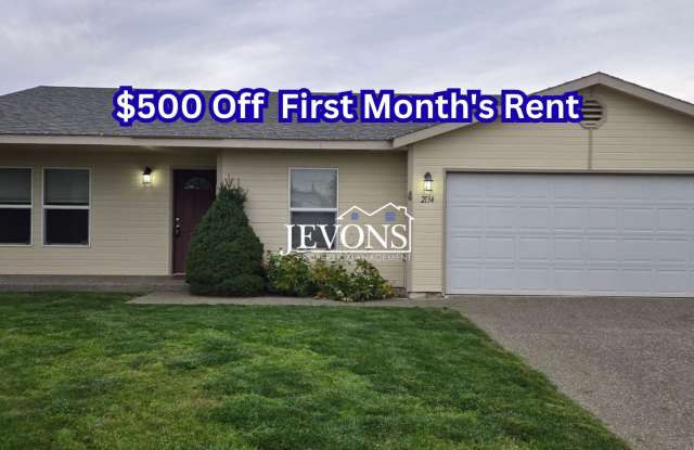 $500 Off First Month's Rent! Spacious 3-Bed, 2-Bath Home in Yakima with Fenced Yard and 2-Car Garage Gallery 1