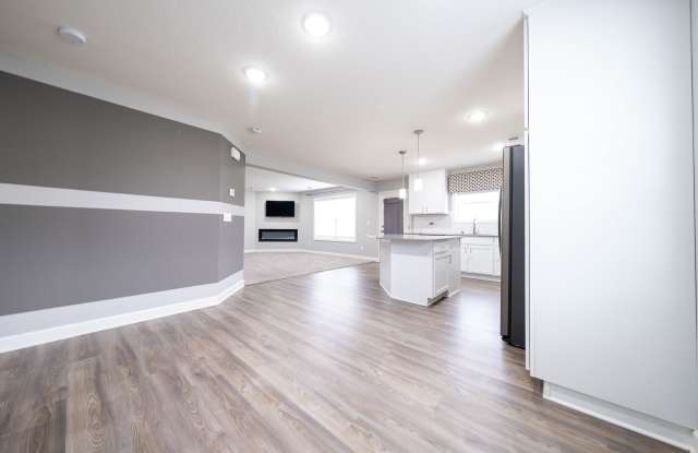 1252 143rd Ct. E. Gallery 3
