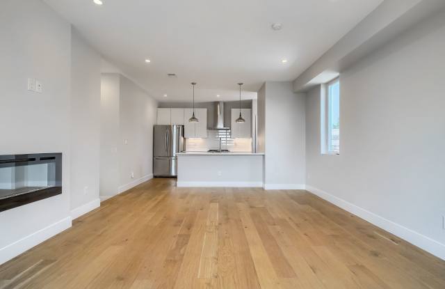2 Bedroom townhome in Denver Gallery 3