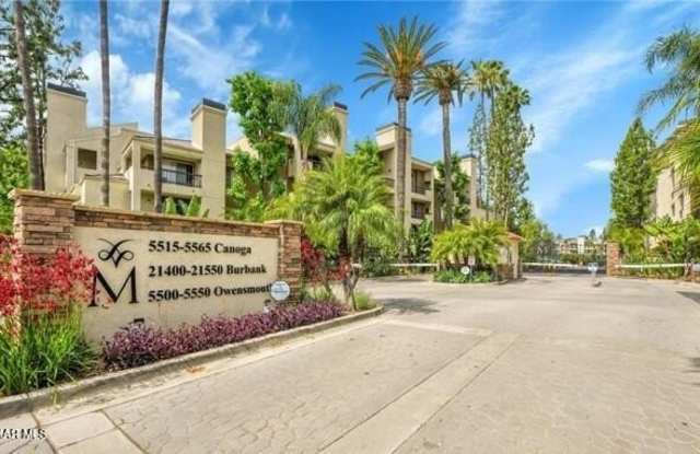 5550 Owensmouth Avenue photos photos