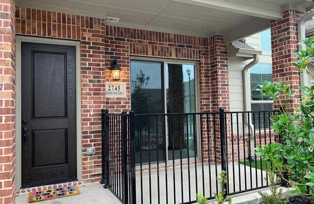2745 Garden Gate Lane Gallery 2