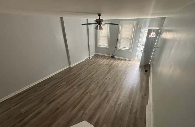 END UNIT TOWNHOME MOVE-IN READY IN NORRISTOWN with Deck Gallery 4