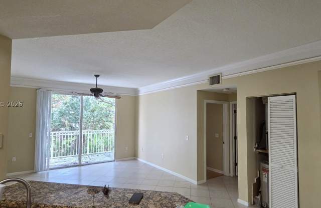 2212 Myrtlewood Cir E Gallery 3