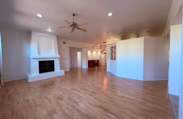 HOUSE-VILLAGE OF OAK CREEK Gallery 4