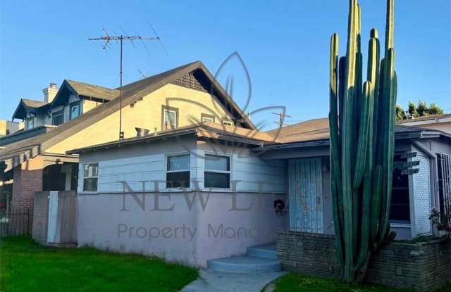 1100 West 39th Place 1 photos photos