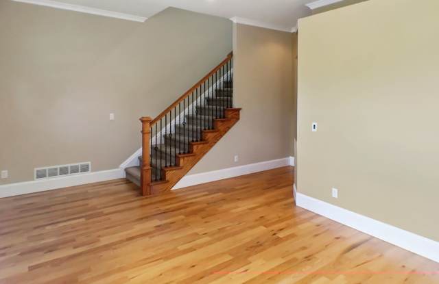 1937 South Logan St Gallery 3