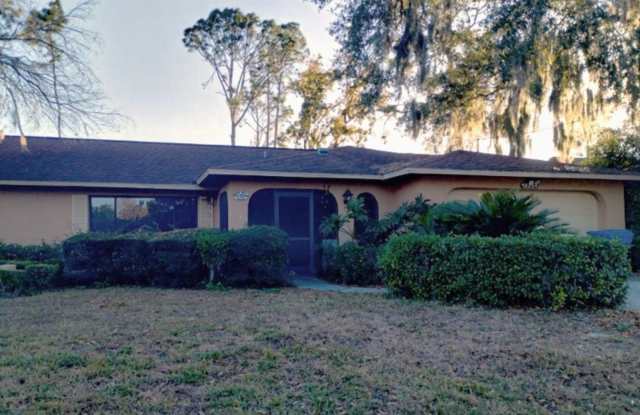 Spacious 3 Bedroom / 2 Bath Home with 2-Car Garage on Nearly ¼ Acre – Spring Hill Area photos photos