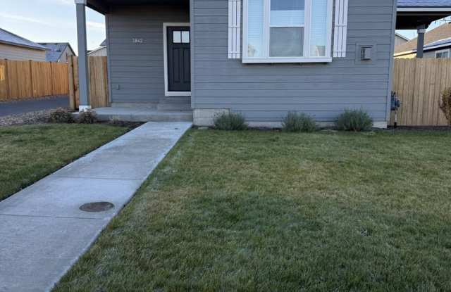 Single level home SW Redmond - 3842 Southwest Metolius Avenue, Redmond, OR 97756