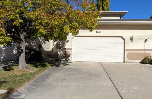 1366 Delphic Way photos photos