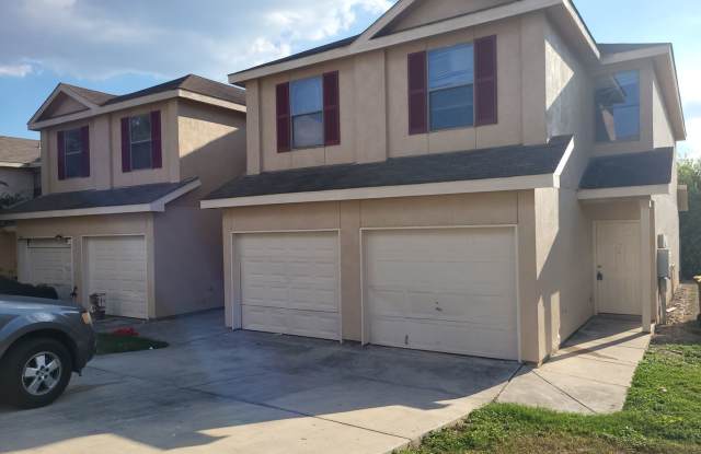 Townhome near Randolph AFB Ready for Move-In Gallery 1