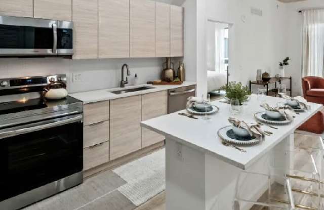 1040 Northwest 33rd Avenue photos photos