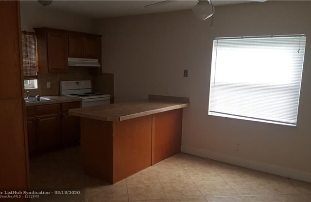 4150 Woodside Dr - 4150 Woodside Drive, Coral Springs, FL 33065