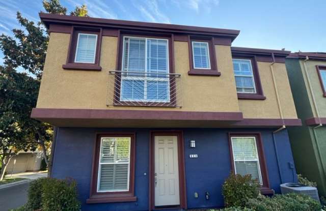 3 bedroom | 2.5 bathroom | West Sacramento Iron Works Home photos photos