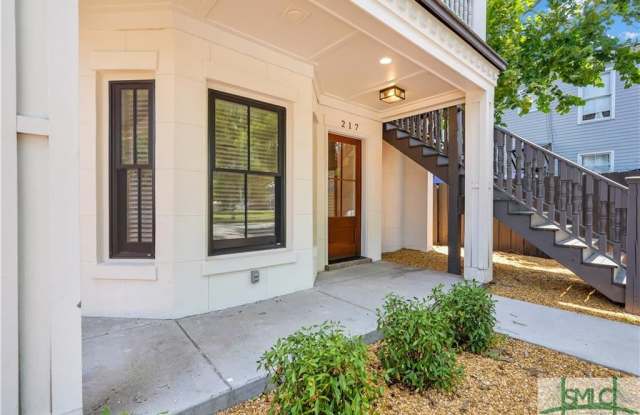 217 W Anderson Street - 217 West Anderson Street, Savannah, GA 31401