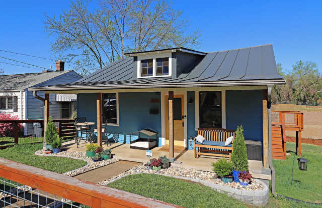 Beautifully Restored Belmont Gem With Fenced Yard photos photos