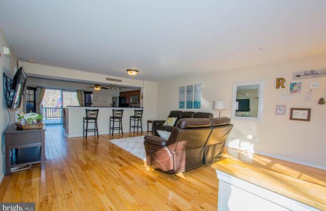 6175 SILVER ARROWS WAY Gallery 3