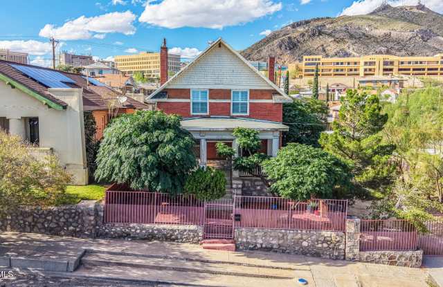 1805 ARIZONA Avenue Gallery 1