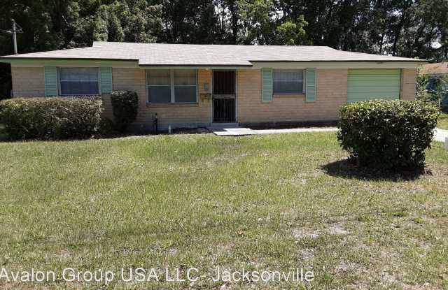 4504  LINCREST DR S - 4504 Lincrest Drive South, Jacksonville, FL 32208
