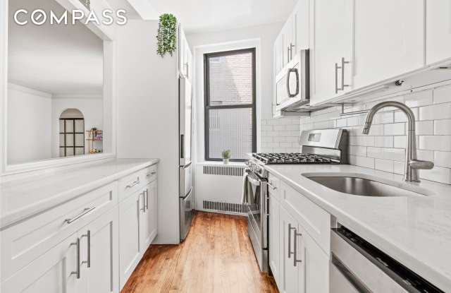 225 West 25th Street Gallery 4