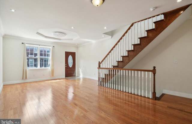 2045 MORRIS Street Gallery 3