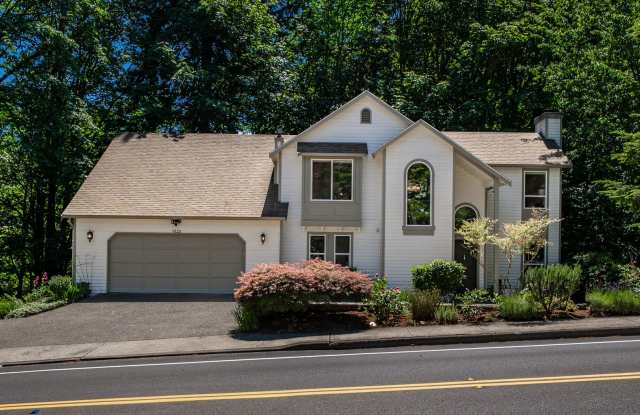 Exceptional Space. Flexiable Living.  Kirkland Location Gallery 1