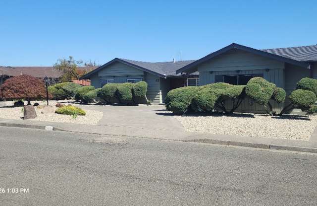 Beautifully Remodeled 3-Bedroom 2.5 Bath Home with Pool in Vallejo Gallery 3