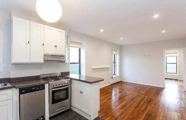43 Underhill Avenue Gallery 3