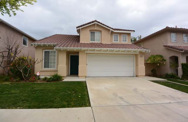 Beautiful 3 BD + Loft 2.5 BA Two Story SFR, close to The Marketplace! - 2473 San Simon Street, Tustin, CA 92782