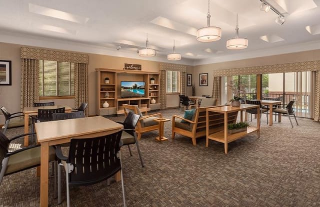 Country Club Apartments Gallery 3