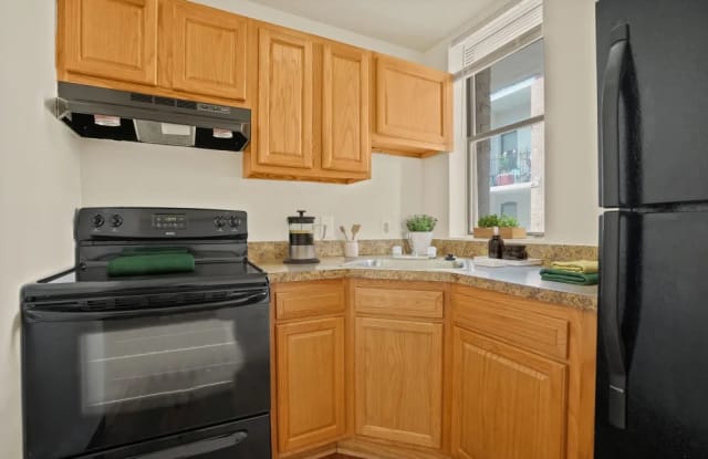 R Street Apartments Gallery 2