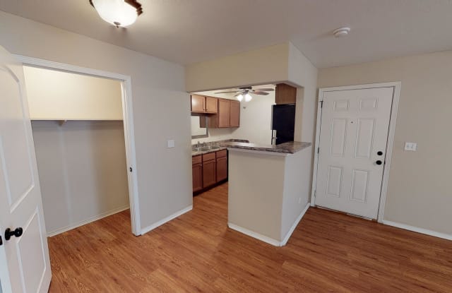 Metro Plex Apartments Gallery 4
