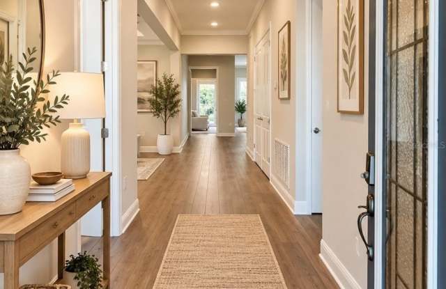 4056 MAGGIE Loop Gallery 3
