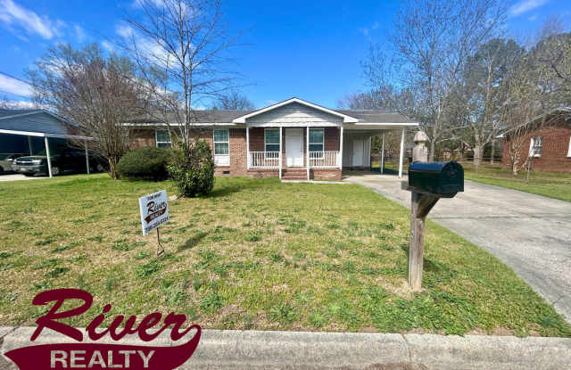 3-bedroom home with spacious yard for rent now! photos photos