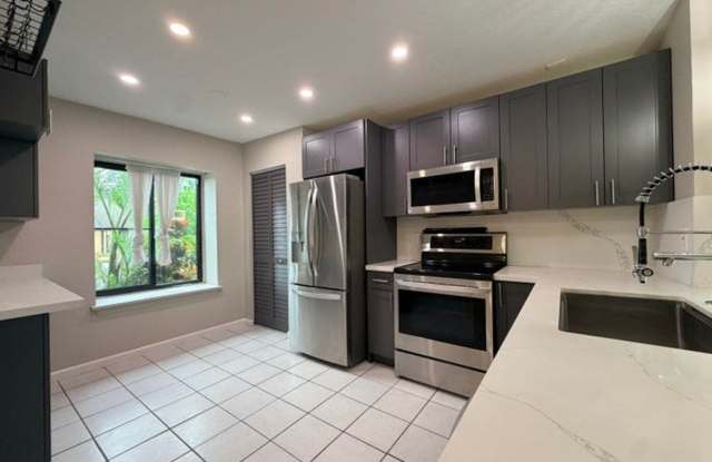 9346 NW 49TH Place, Sunrise, FL 33351 - 5261 Gallery 3
