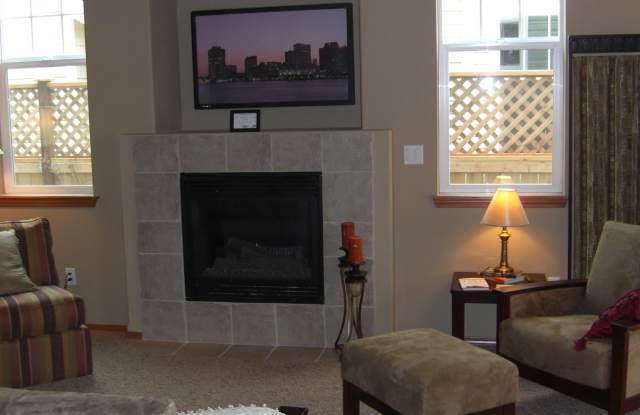 Duplex Condo Available for move in! Gallery 2