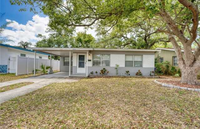 8086 28TH AVENUE N photos photos