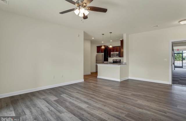9104 HUDSON COURT Gallery 4